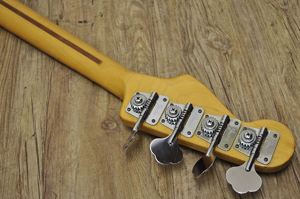 Fender 1982 Precision Bass（ビンテージ）【楽器検索デジマート】