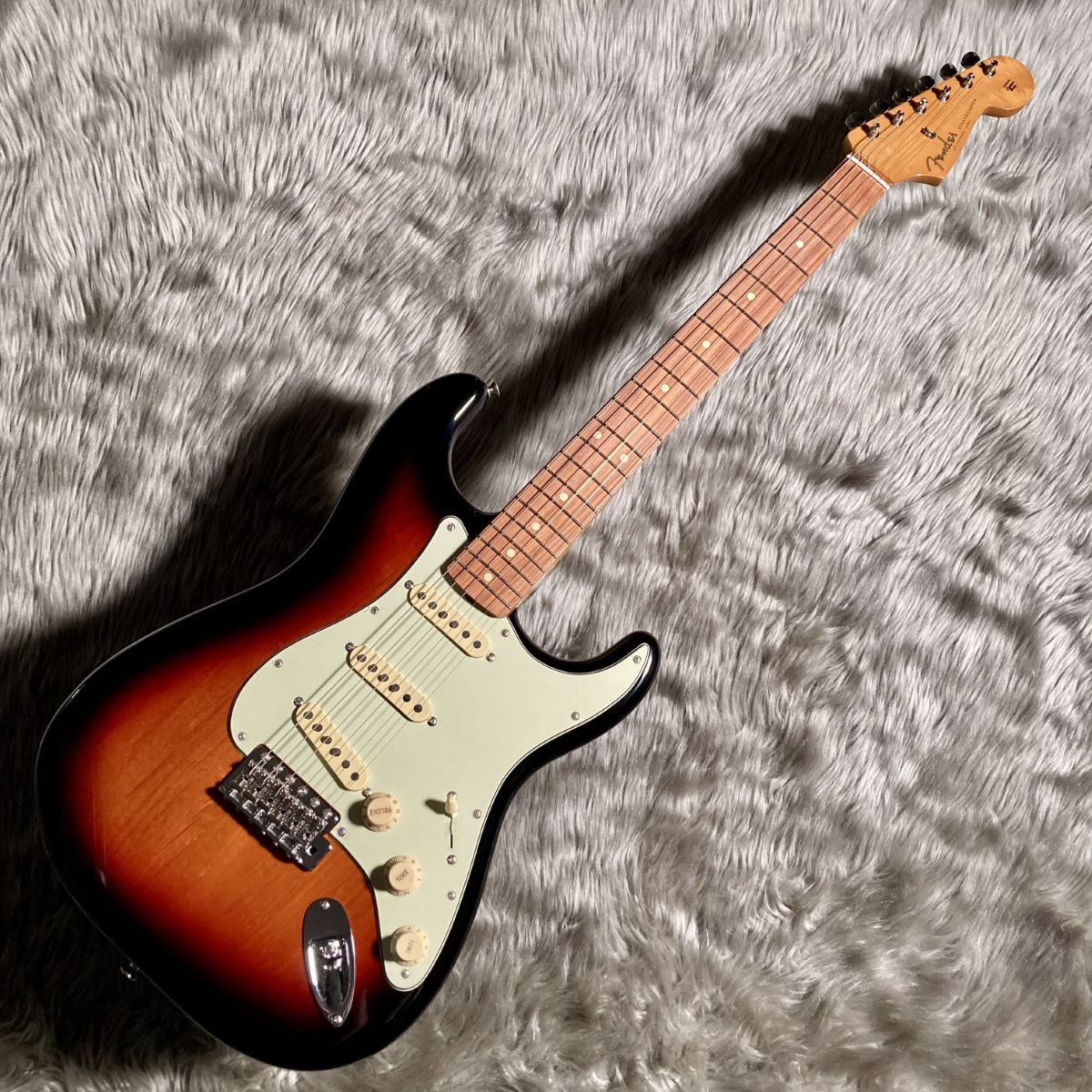 Fender Vintera '60s Stratocaster Pau Ferro Fingerboard 3-Color