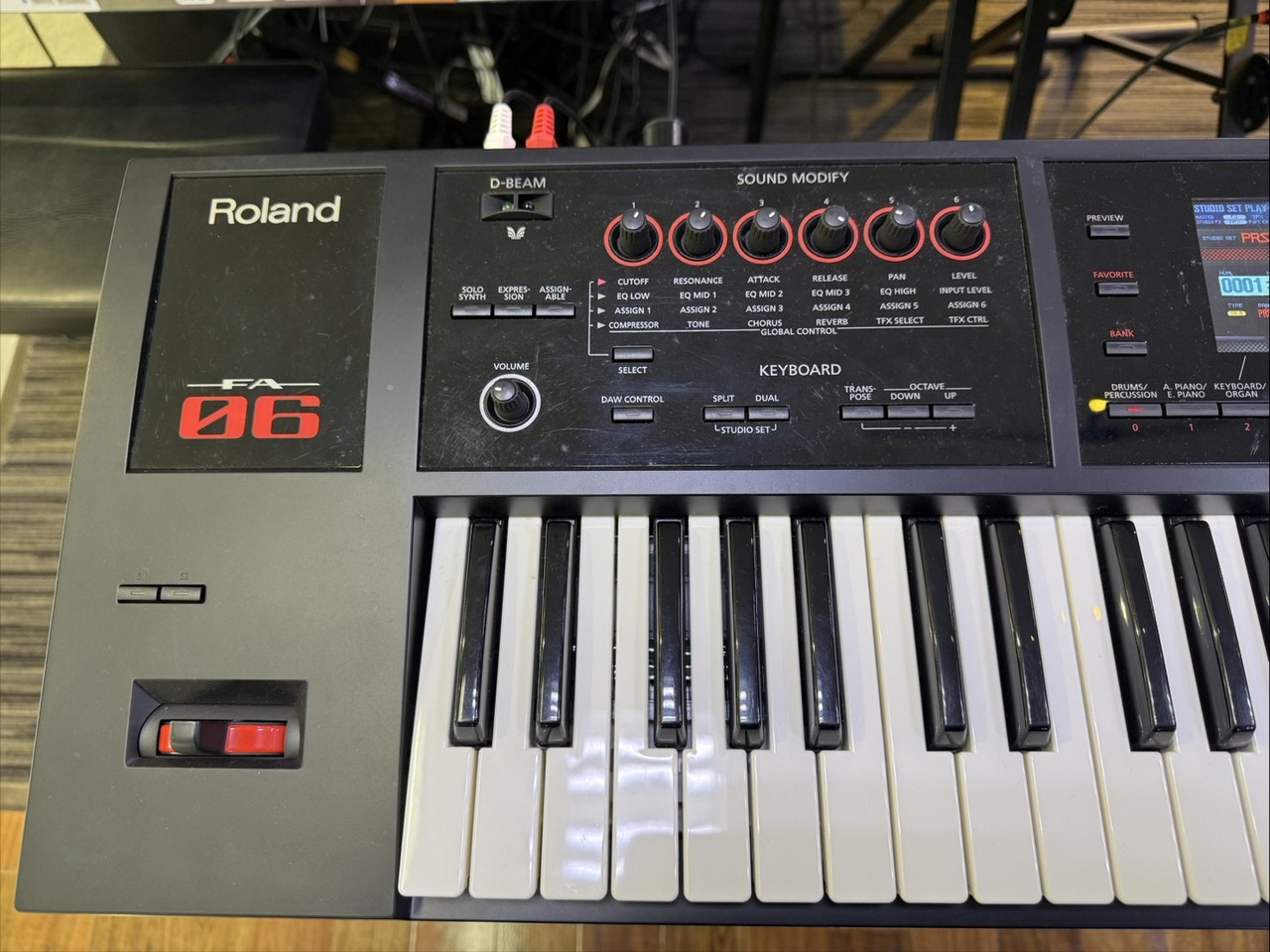 Roland FA-06【中古】（中古/送料無料）【楽器検索デジマート】