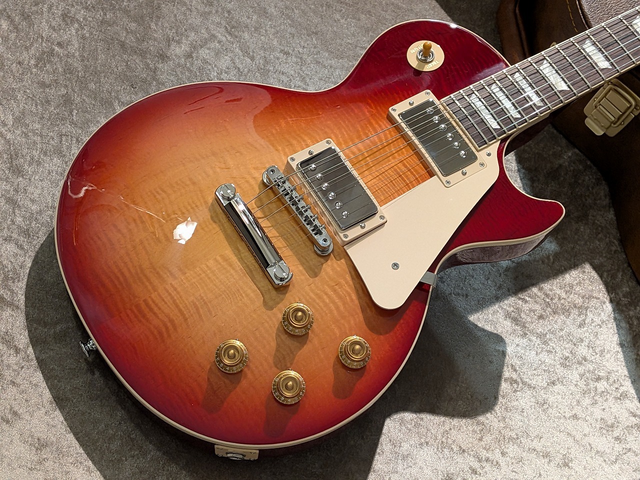 Gibson 【担当推薦個体。波打つ良杢】Les Paul Standard '50s