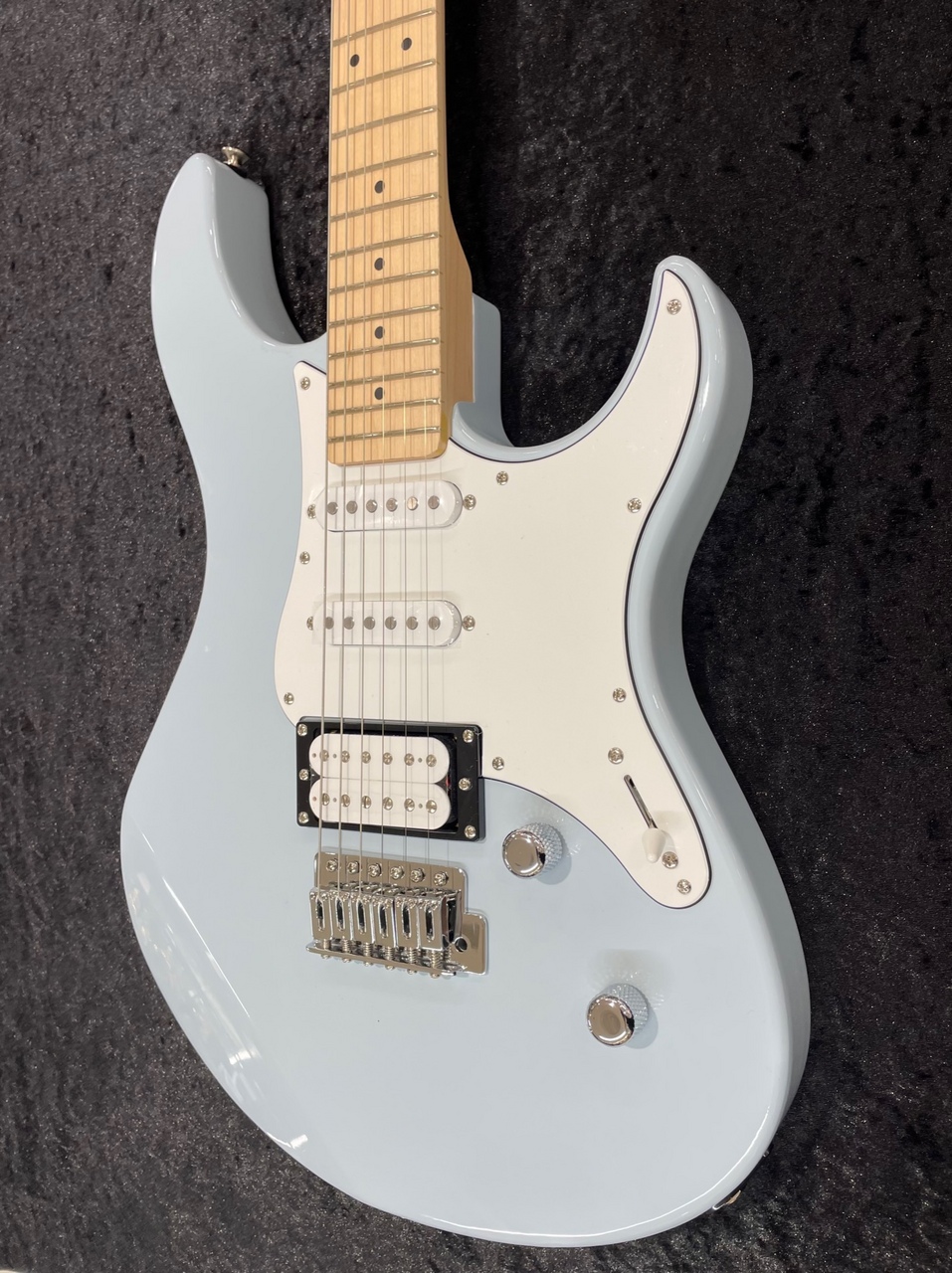新古品　YAMAHA PACIFICA 112VM ICE BLUE Yamaha Pacifica PAC112VM - ice blue Str shape electric guitar
