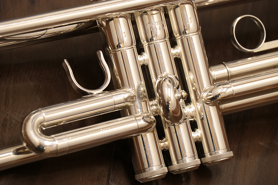 YAMAHAヤマハ YTR-2320ES トランペット B♭ マウスピース付き YAMAHAヤマハ YTR-2320ES トランペット B♭ マウスピース付き