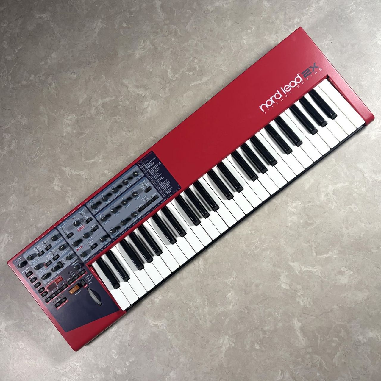 新品同様　ノープレイノーヒゲ アップル赤盤 Nord NORD LEAD 2X【S/N NE12087】 24回まで無金利（中古/送料無料