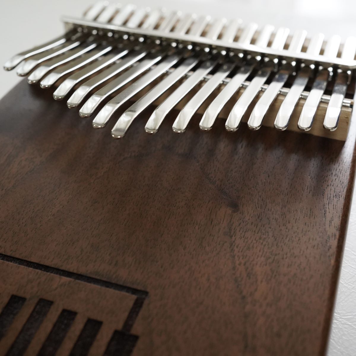 DUAL Kalimba デュアル カリンバ 全付属品 皮ケース付 美品 - 鍵盤楽器