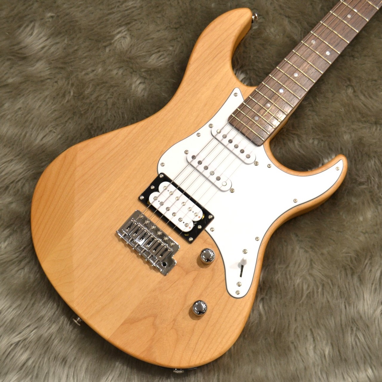 YAMAHA PACIFICA112V YNS イエローナチュラルサテンパシフィカ【現物