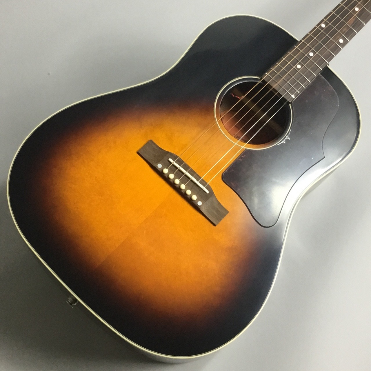 Epiphone (エピフォン)Masterbilt J-45 Aged Vintage Sunburst Gloss 