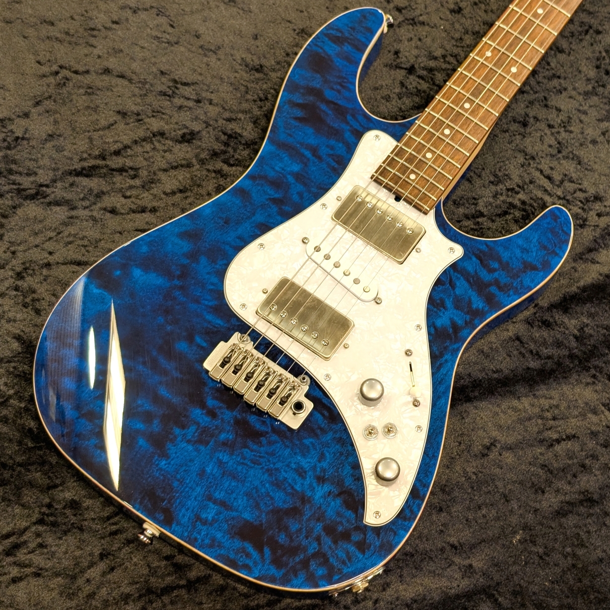 Varita Soltar Standard 5053 Quilt Top / Dark Urban Blue（新品/送料