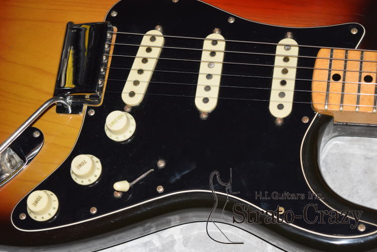 Fender Stratocaster '76 Sunburst /Maple neck 