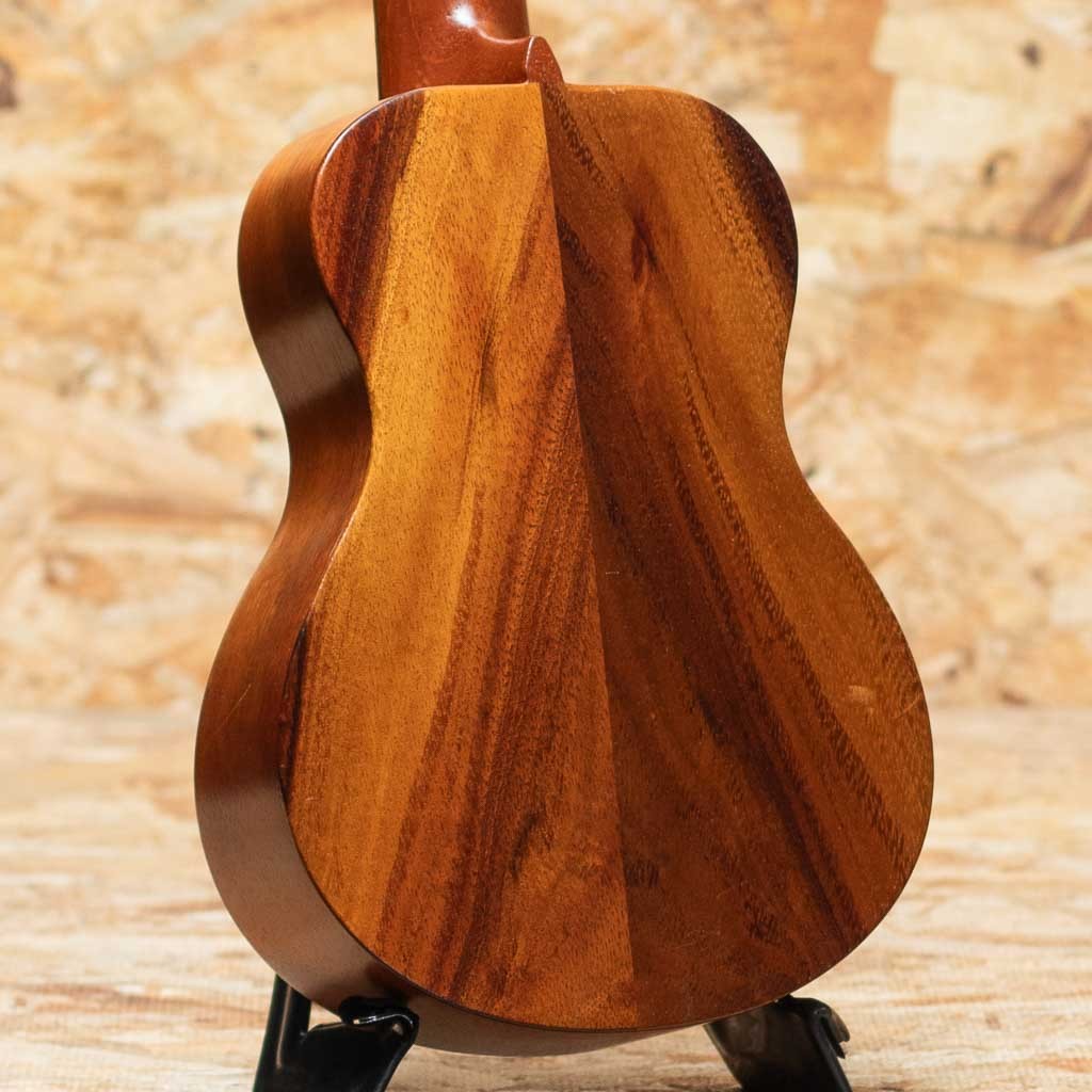 G String Hawaiian Style Soprano 2000