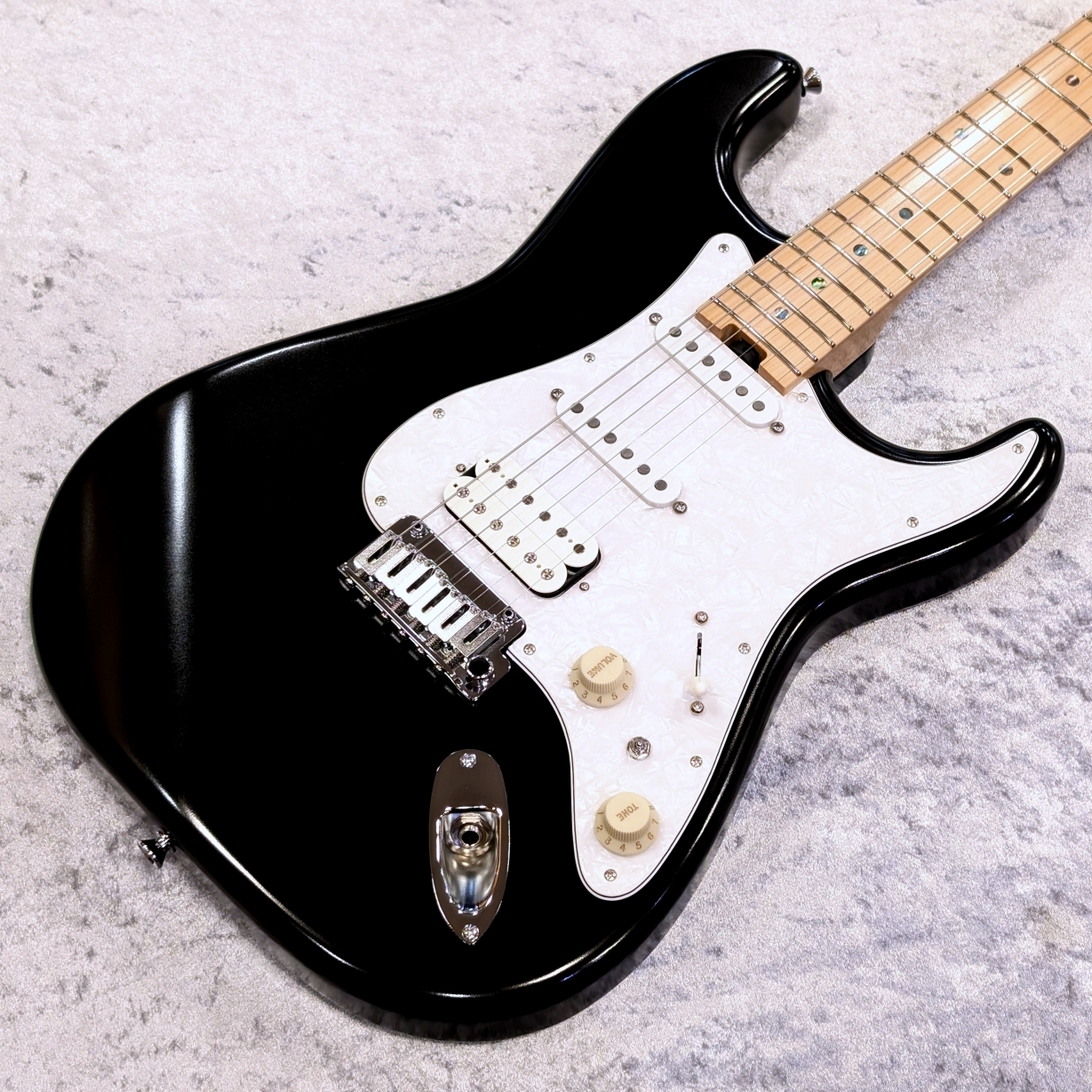 Kz Guitar Works Kz ST Trad 22 SSH ストラト Kz Guitar Works Kz ST Trad 22 SSH7 (Shoreline Gold) 【特価