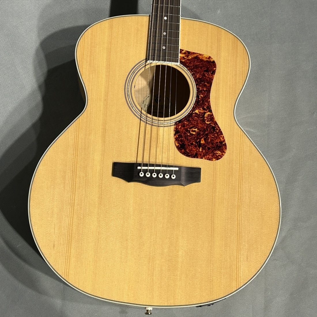 GUILD F-250E Deluxe Blonde（新品特価）【楽器検索デジマート】