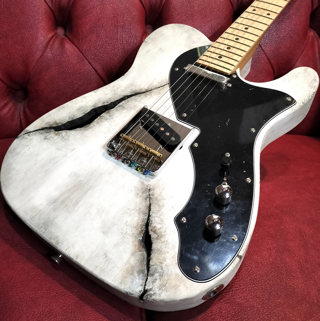 Vulcan Guitar ひび割れシンライン（新品）【楽器検索デジマート】