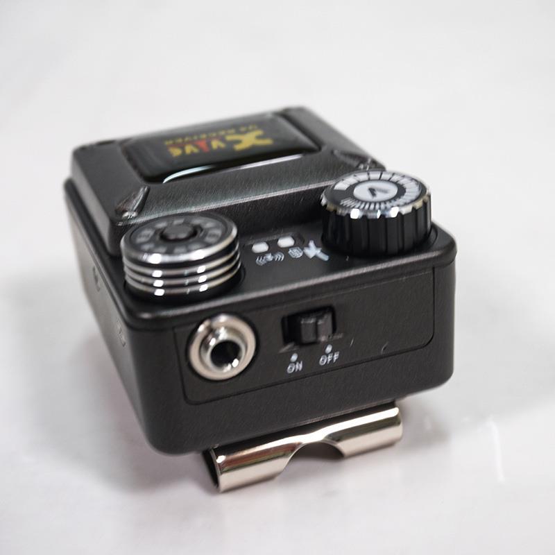 X vive U4 インイヤーモニター ワイヤレスシステム　中古美品 Xvive USED 中古 XV-U4 IN-EAR MONITOR Wireless System (エックス