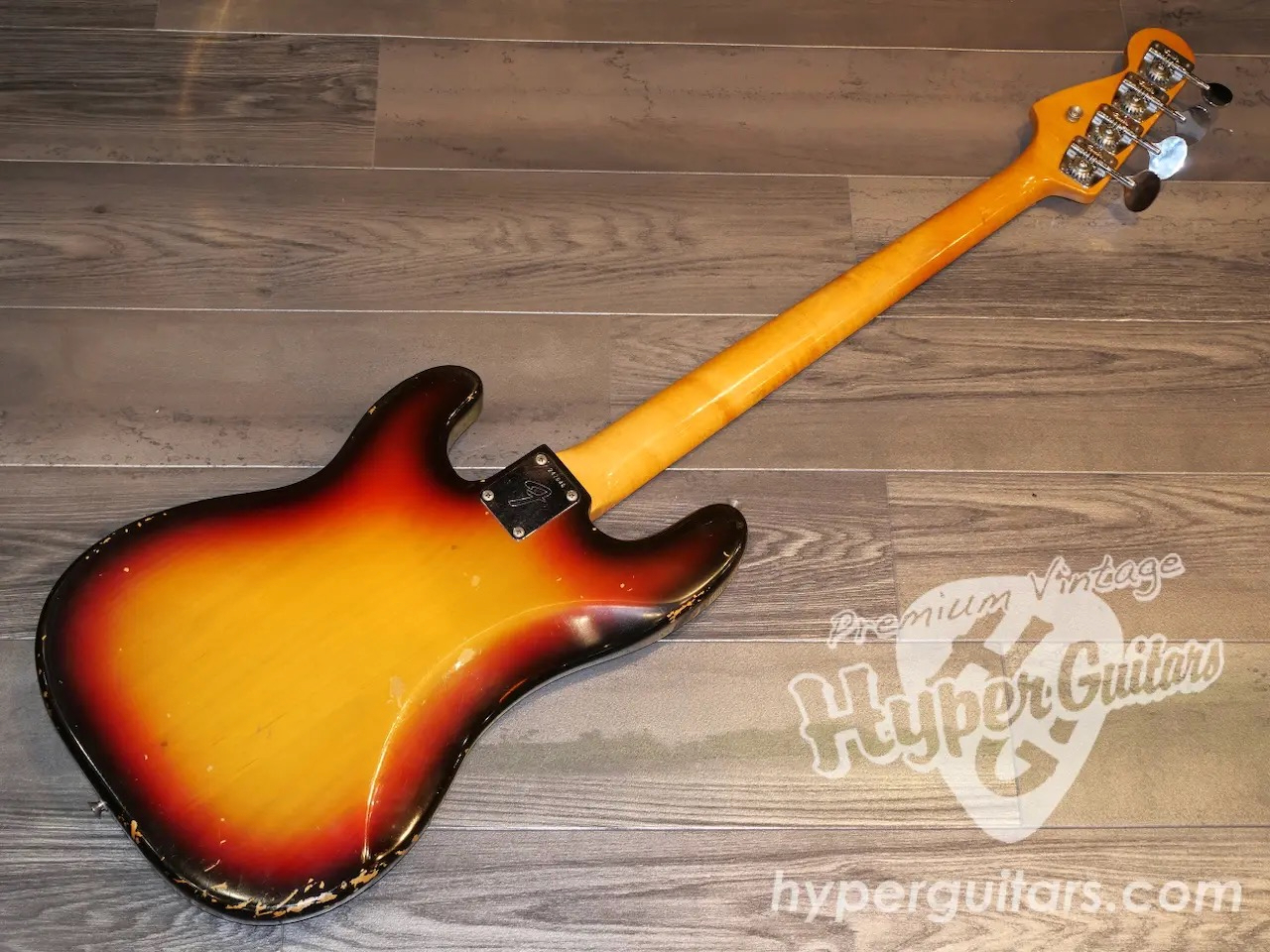 古そうなプレシジョンベース Fender '76 Precision Bass - ナチュラル / メイプル - ハイパー