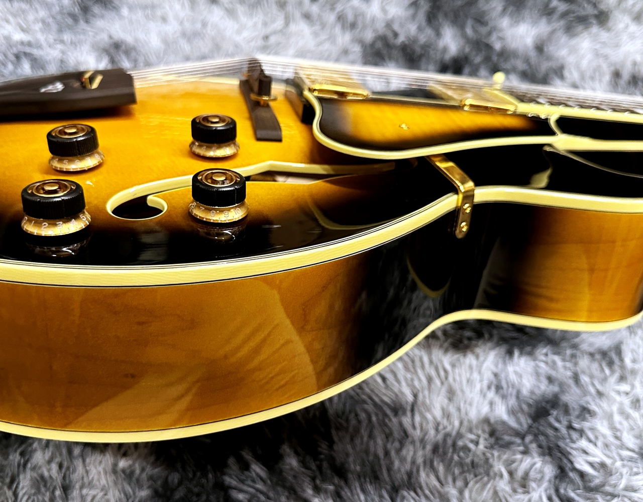 Ibanez LGB300-VYS (Vintage Yellow Sunburst) -George Benson