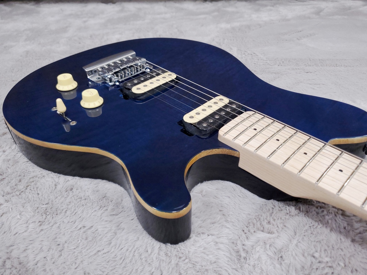 Sterling by MUSIC MAN Axis Flame Maple S.U.B AX3FM Neptune Blue