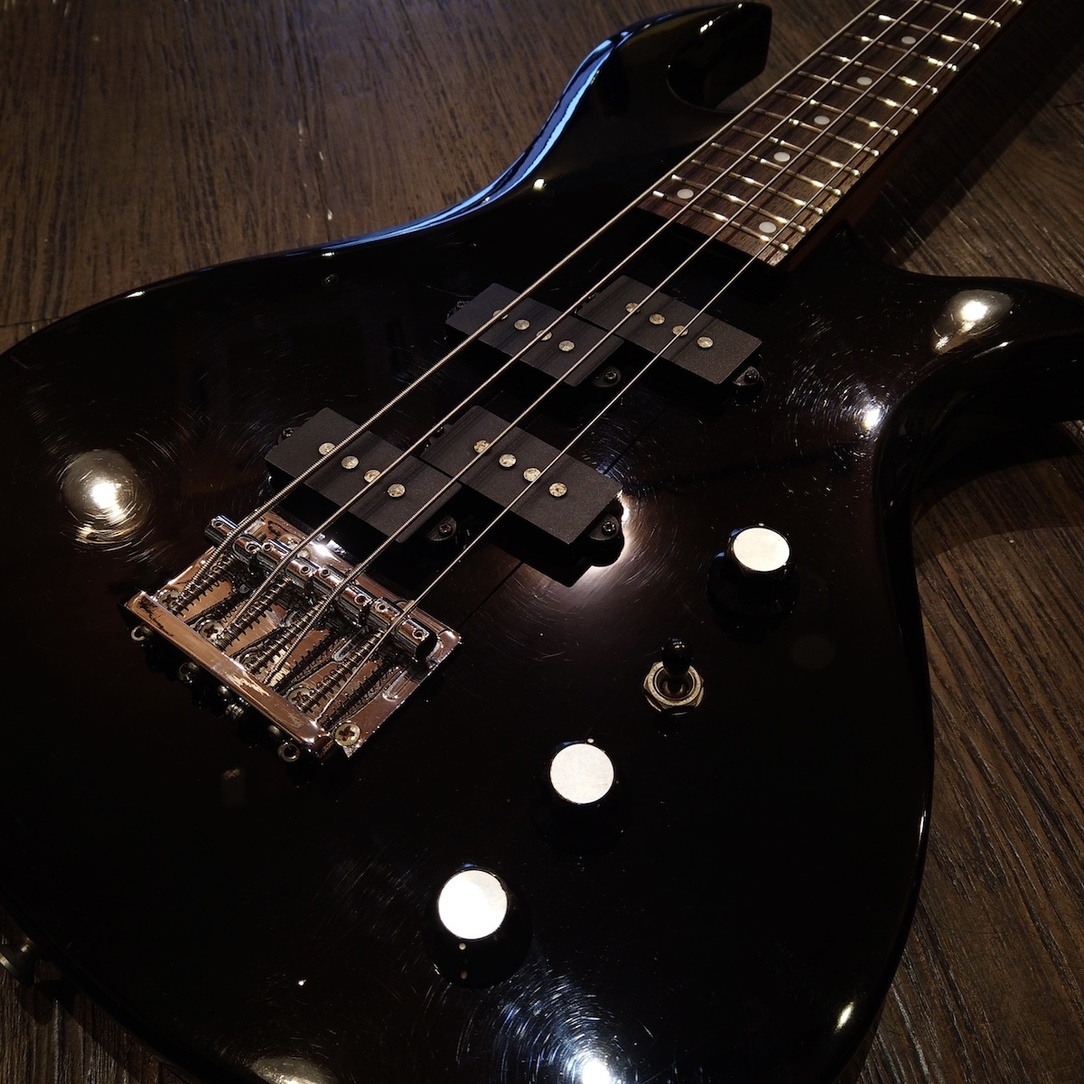 Founder Electric bass 1970年代 変形ベース ファウンダー（中古/送料