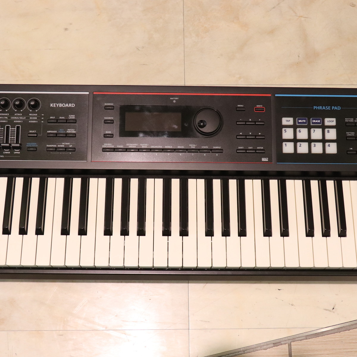 Roland JUNO-DS88 Synthesizer 【梅田店】（中古/送料無料）【楽器検索