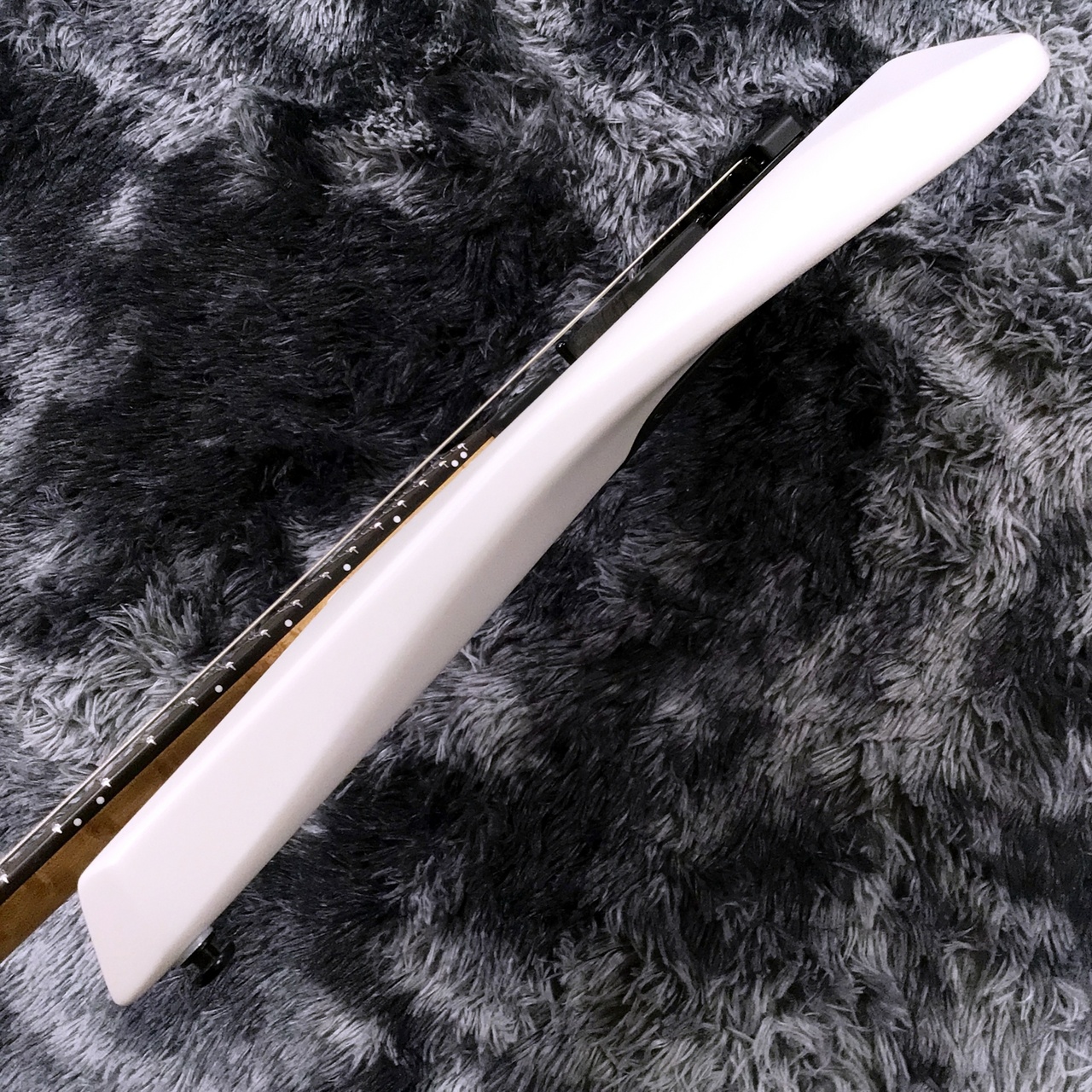 MUSIC MAN Kaizen 7 Chalk White 【特価】（新品特価/送料無料）【楽器