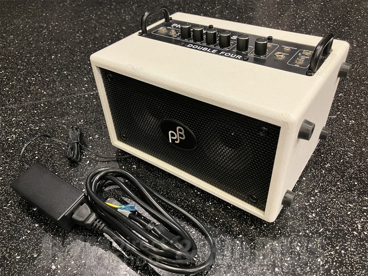 PHIL JONES BASS DOUBLE FOUR ベースアンプ　70W 白 Double Four Plus | PHIL JONES BASS