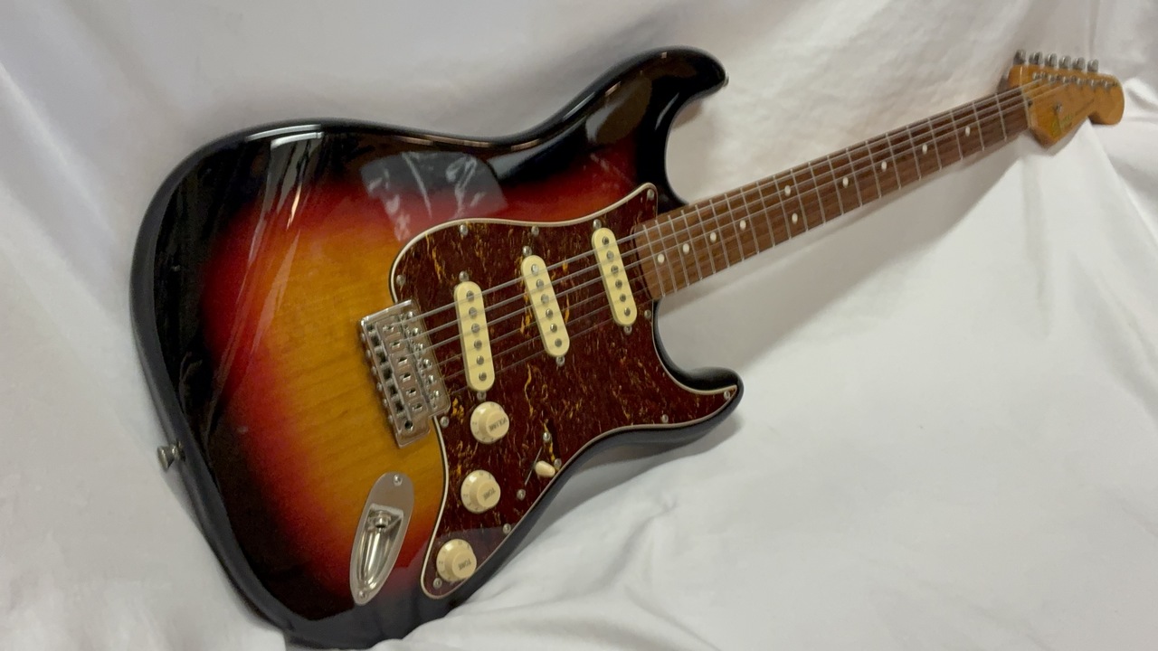 【最終価格】squier stratocaster 3TS Squier by Fender Affinity Series Stratocaster 3TS エレキ
