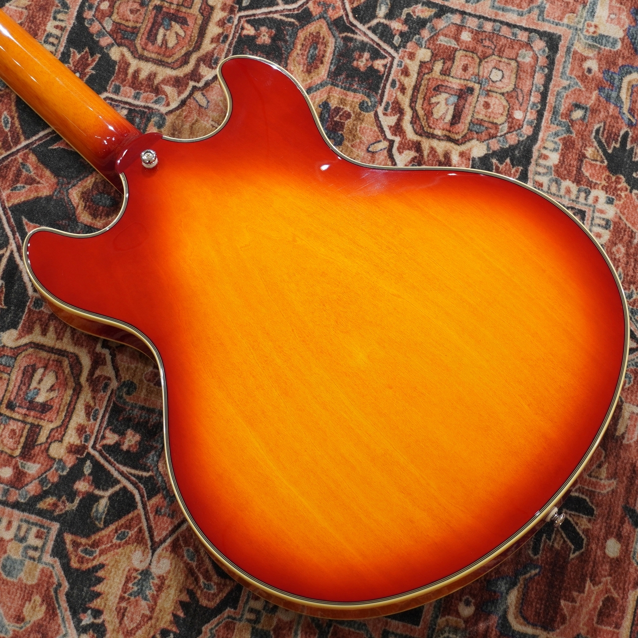 Sire H7 CS(Cherry Sunburst) with Larry Carlton 【セミアコ