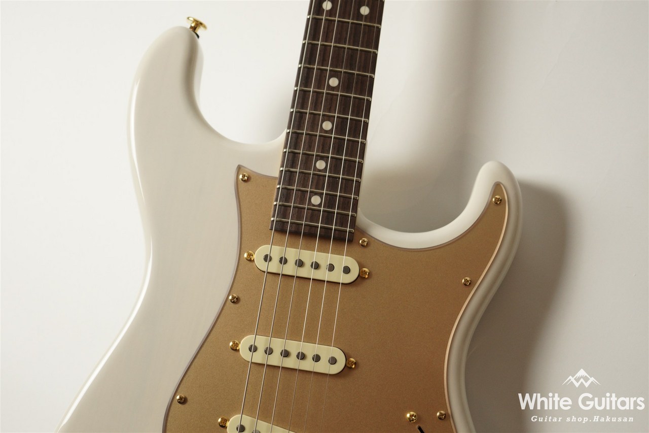 momose MC2-STD/R - Olympic White / Gold Acrylic PG / Gold Parts