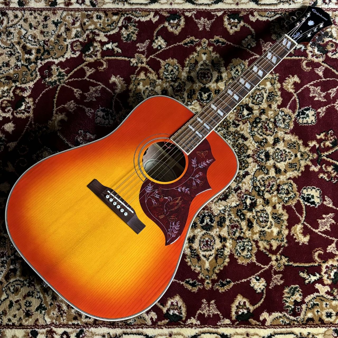 Epiphone Hummingbird アコースティックギター Epiphone Hummingbird (All Solid Wood; Fishman Sonitone)