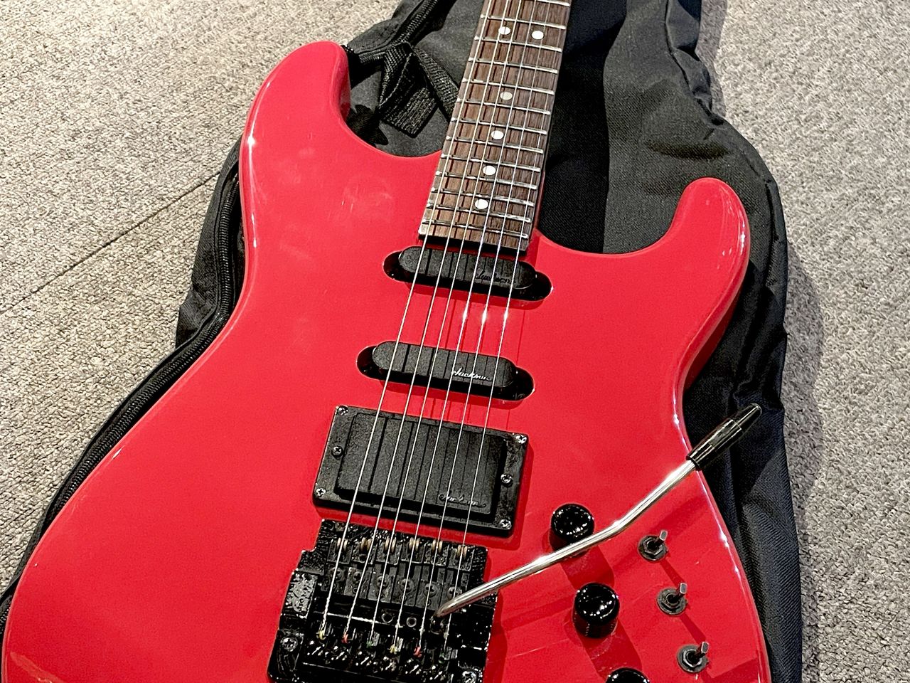 Charvel 日本製 black Kahler bridge | uvastartuphub.com