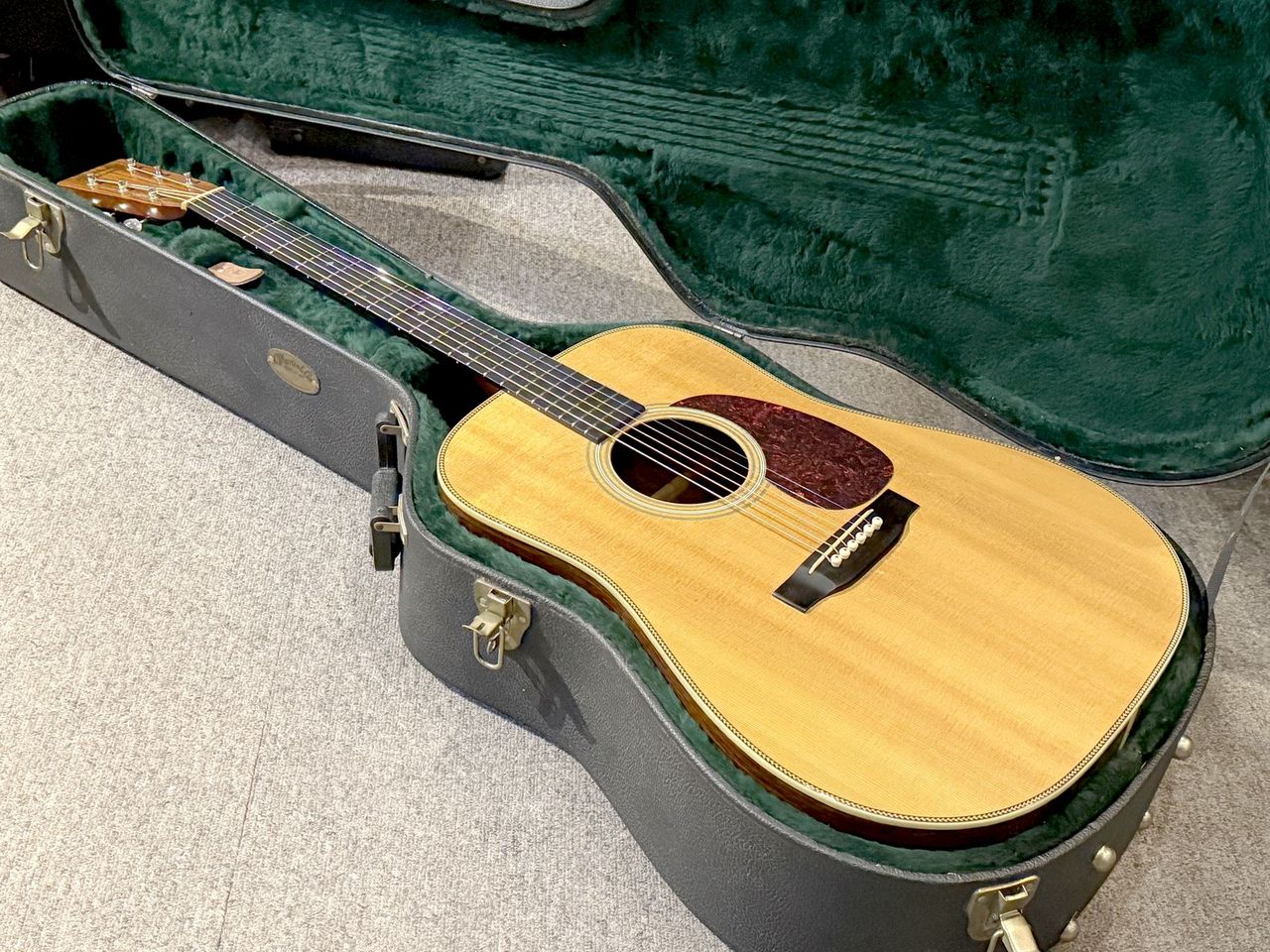 Martin HD-28 Custom Pre War Reissue（ビンテージ）【楽器検索