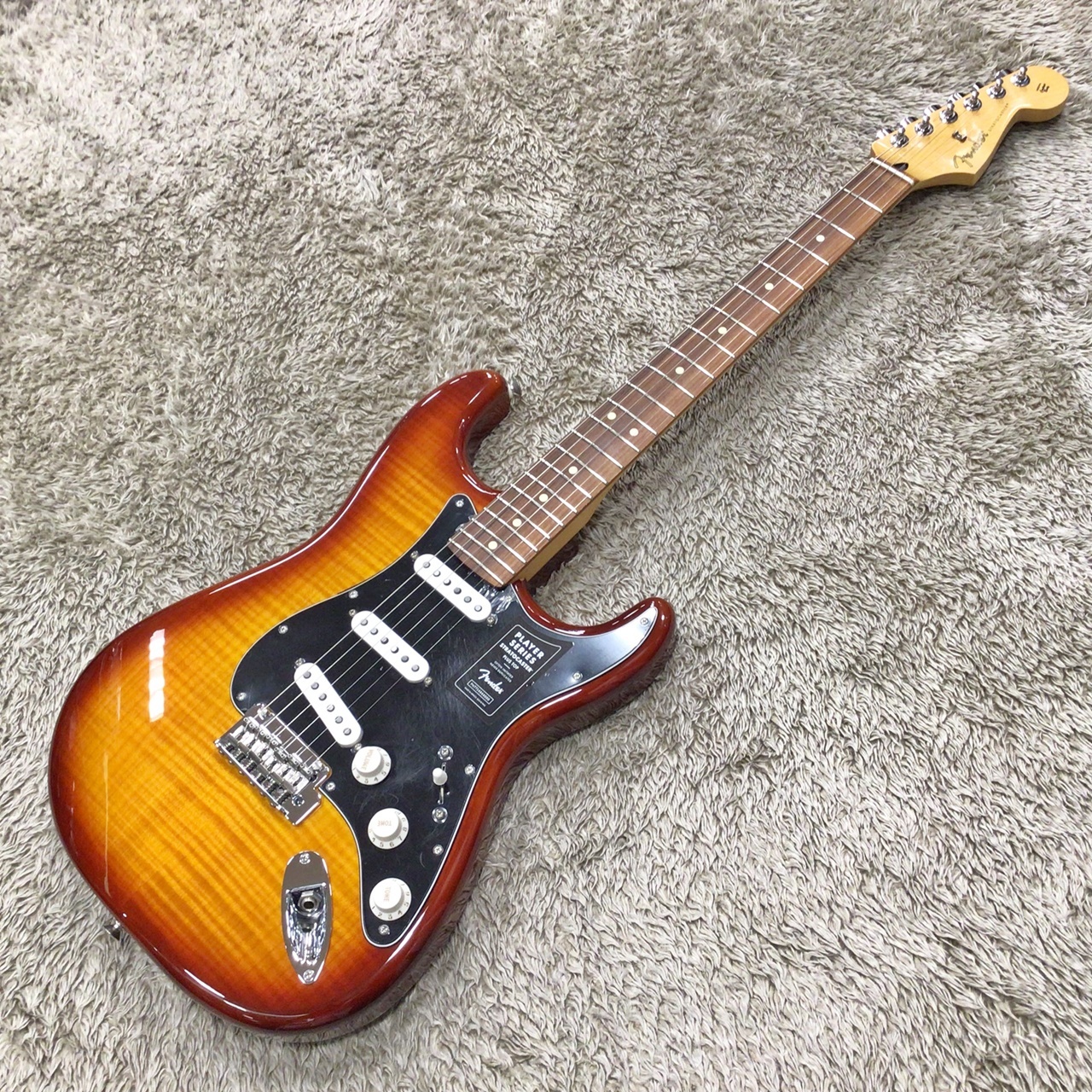 Fender Player Stratocaster PLUS TOP / ACB (Aged Cherry Burst