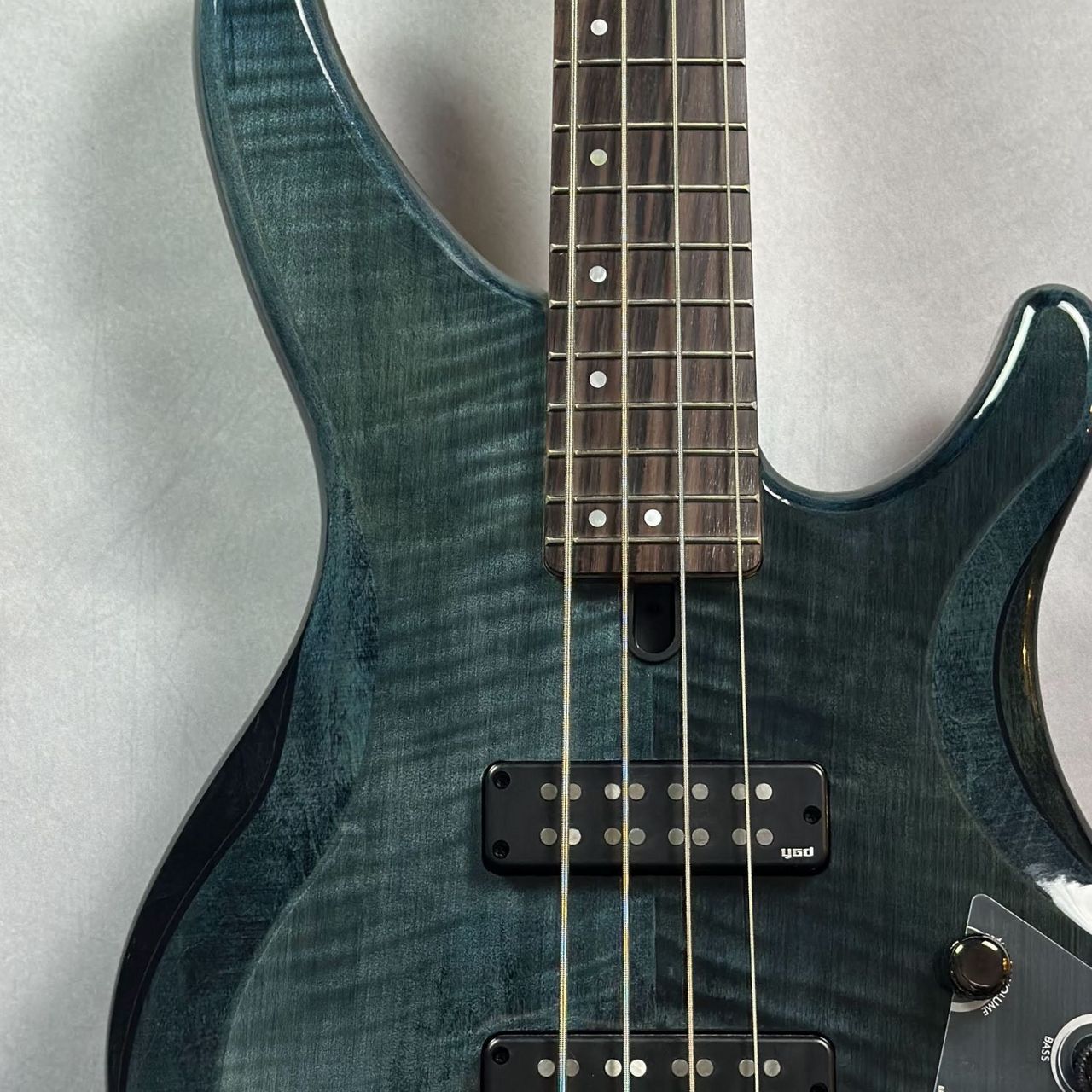 美品　Yamaha trbx604 fm インディゴブルー YAMAHA ヤマハ TRBX604FM IDB Indigo Blue エレキベース(TRBX600