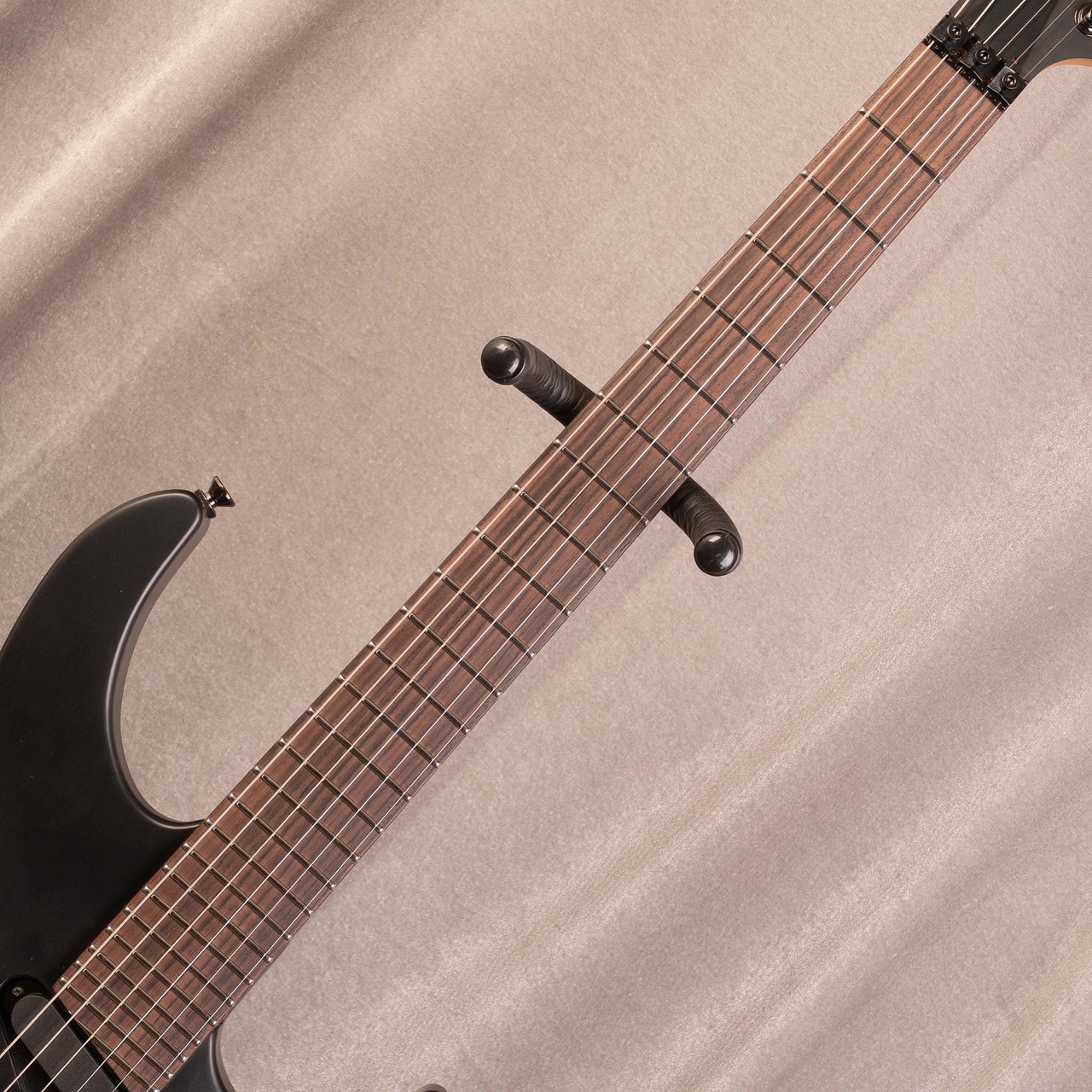 Caparison Horus Black Satin（中古/送料無料）【楽器検索デジマート】