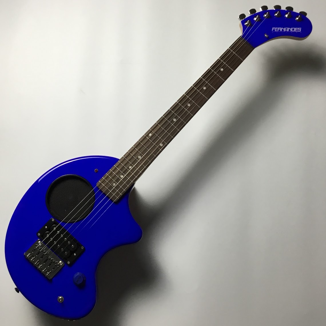 FERNANDES ZO-3 BLUE スピーカー内蔵ミニエレキギター ブルー ソフト