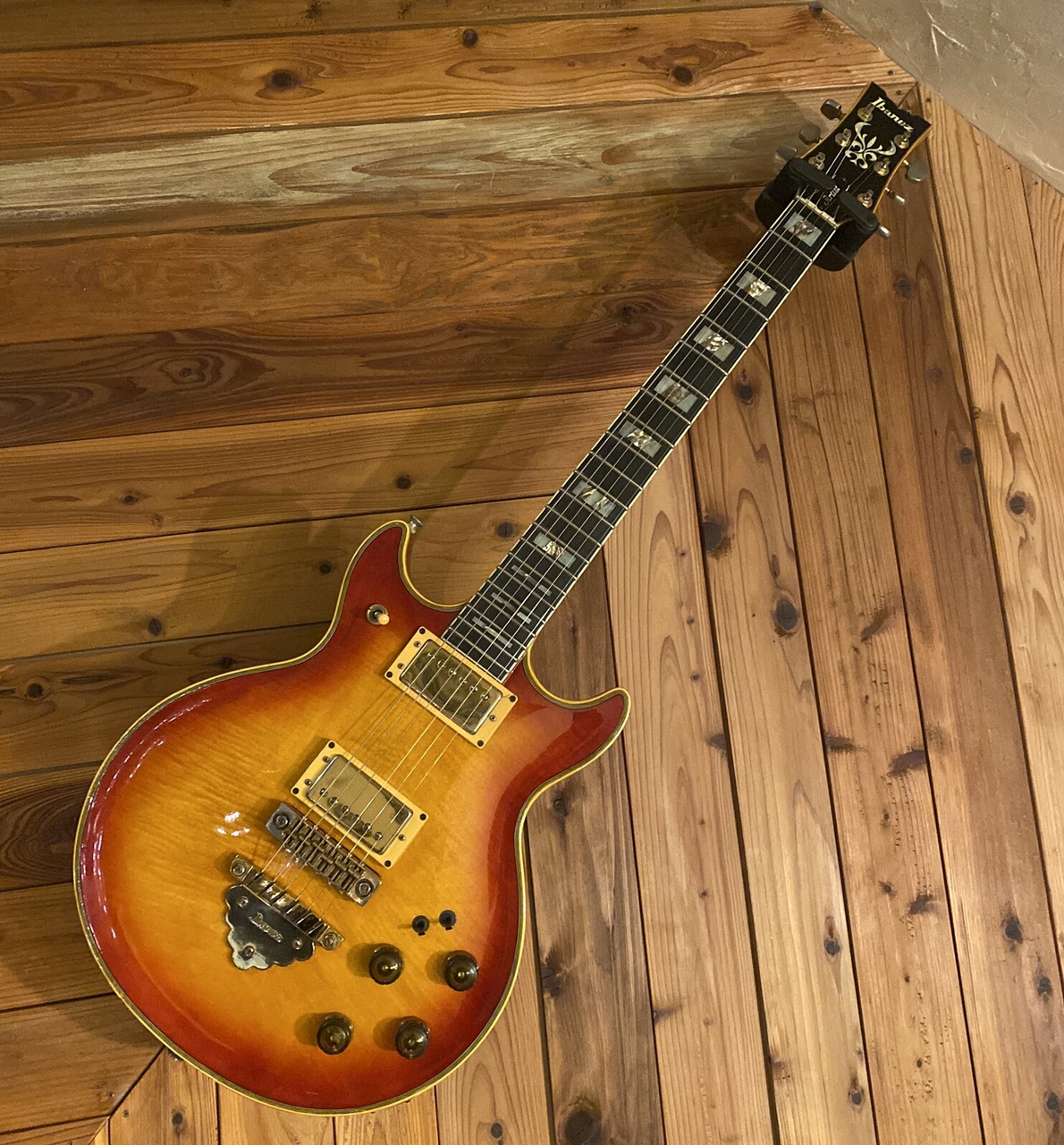 【希少♡】Ibanez Artist AR300 エレキ ギター 1981年製 Vintage 1981 Ibanez Artist AR300 Electric Guitar Sunburst Finish
