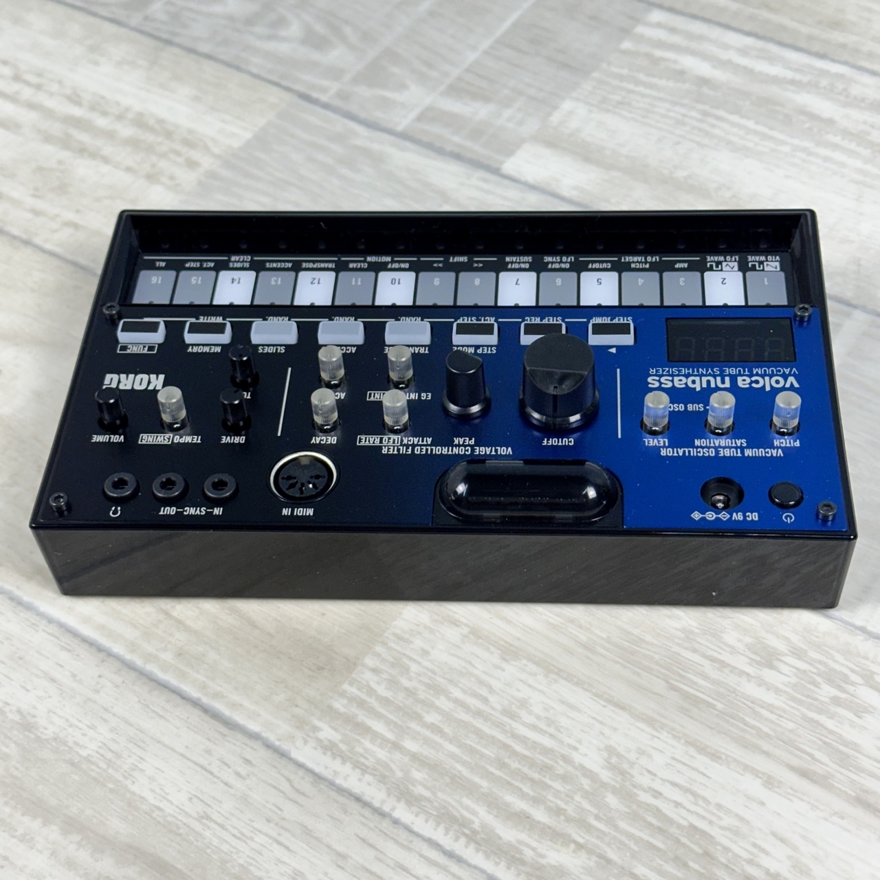 【美品】KORG volca nubass Amazon.co.jp: KORG シンセサイザー ベースマシン volca nubass 真空管