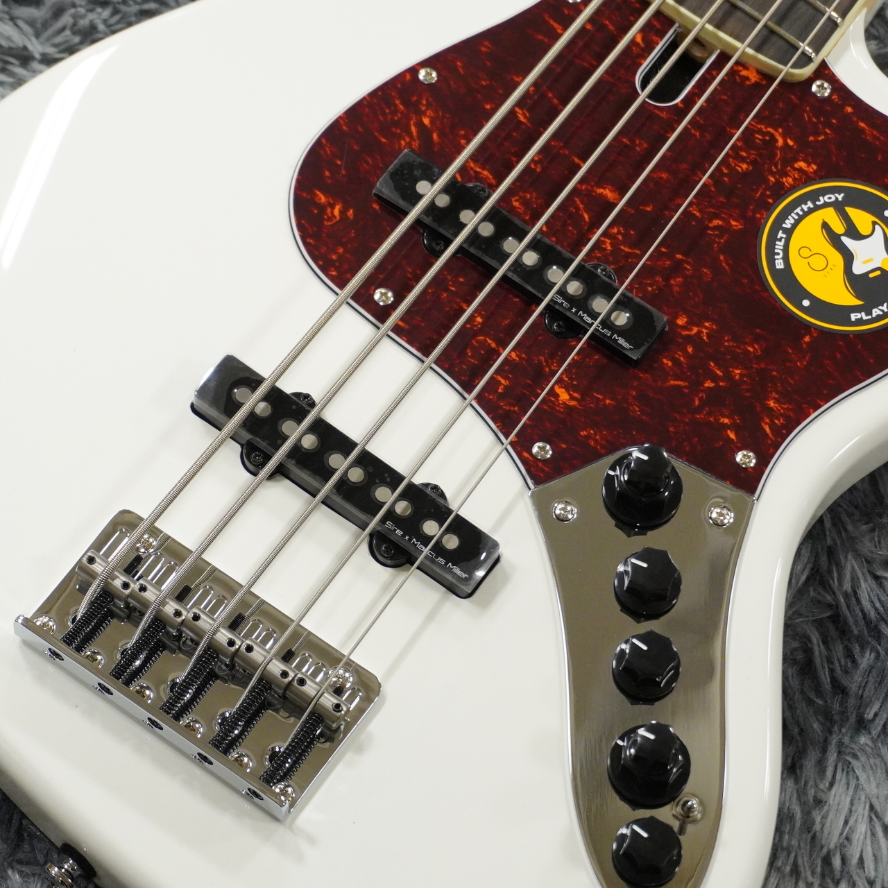 Sire Marcus Miller V7 2nd Generation Alder 5-String AWH (Antique