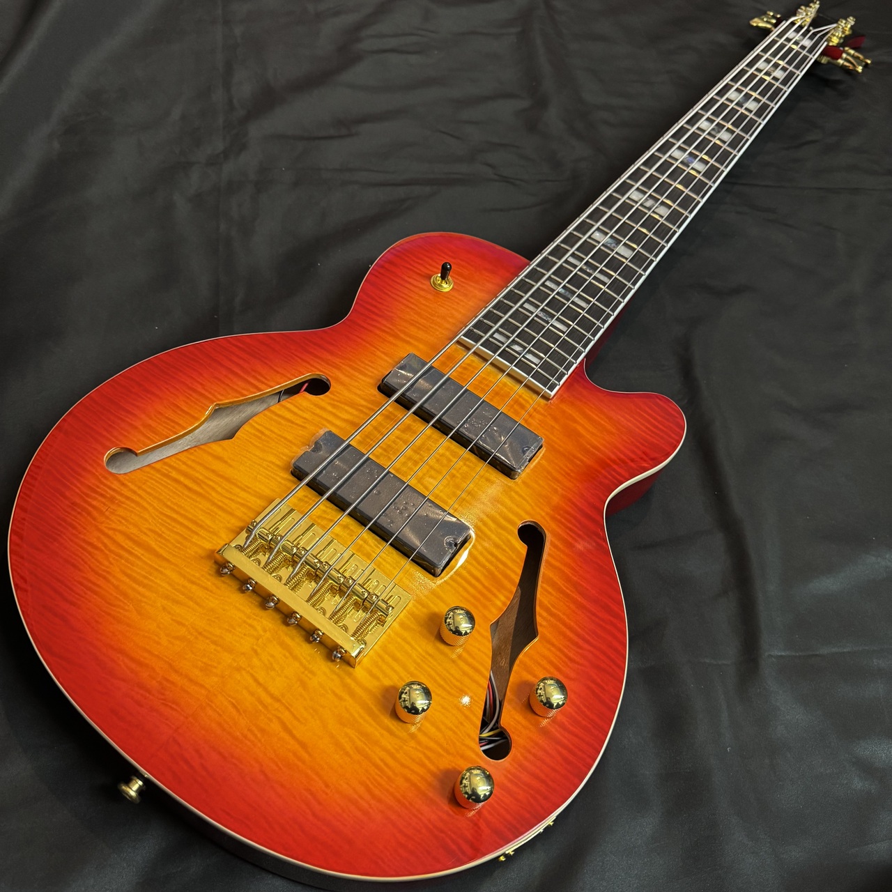 Katamalazoo 6-String Semi-acoustic Bass/Sunburst (6弦ベース