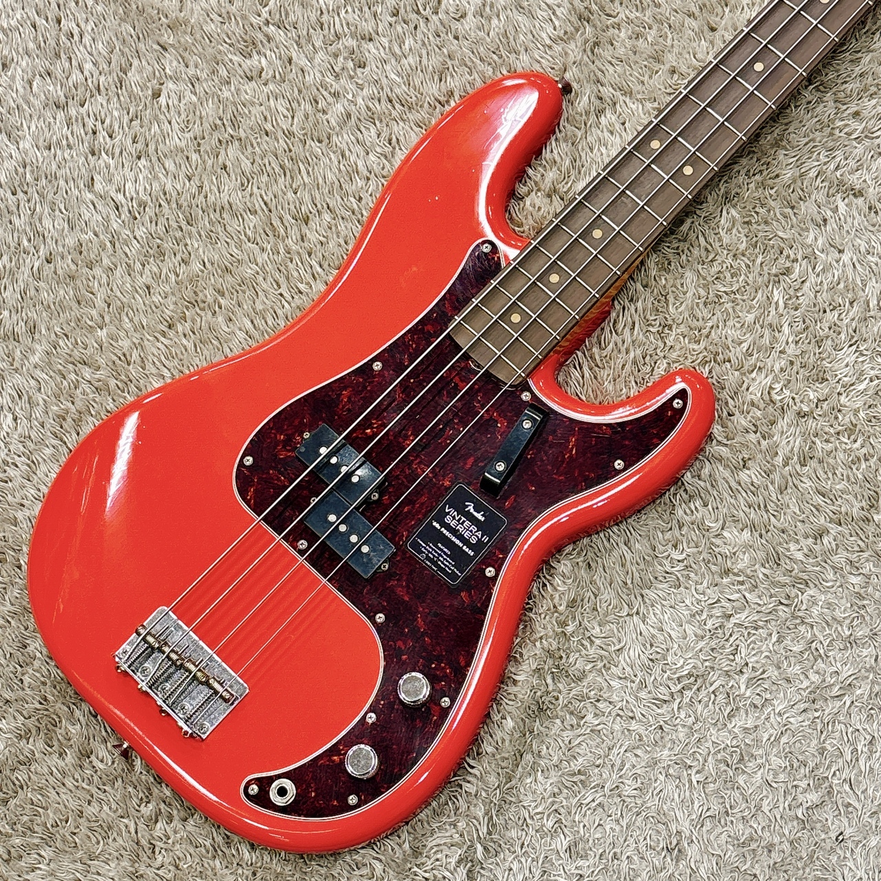 Fender Limited Edition Vintera II Road Worn '60s Precision