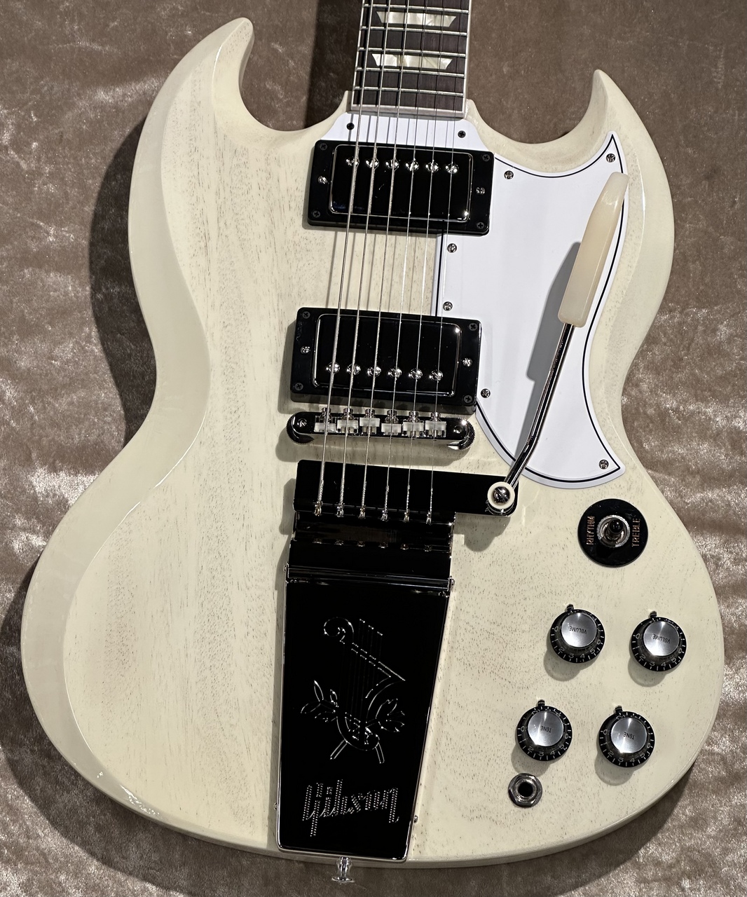 Gibson Custom Shop 1964 SG Standard w/Maestro TV White Gloss