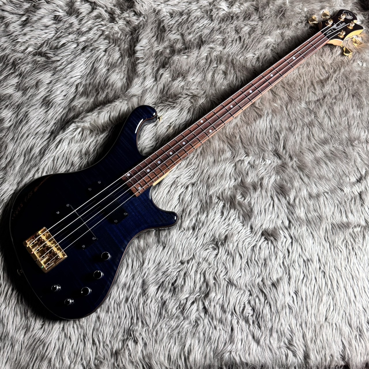 ベース Freedom Custom Guitar Research Dulake4st hqdefault.jpg