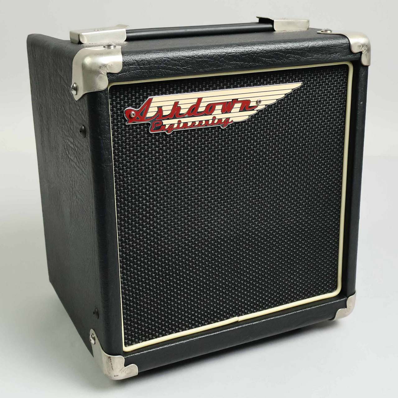 Ashdown TourBus 10 ベースアンプ 【中古】（中古）【楽器検索デジマート】