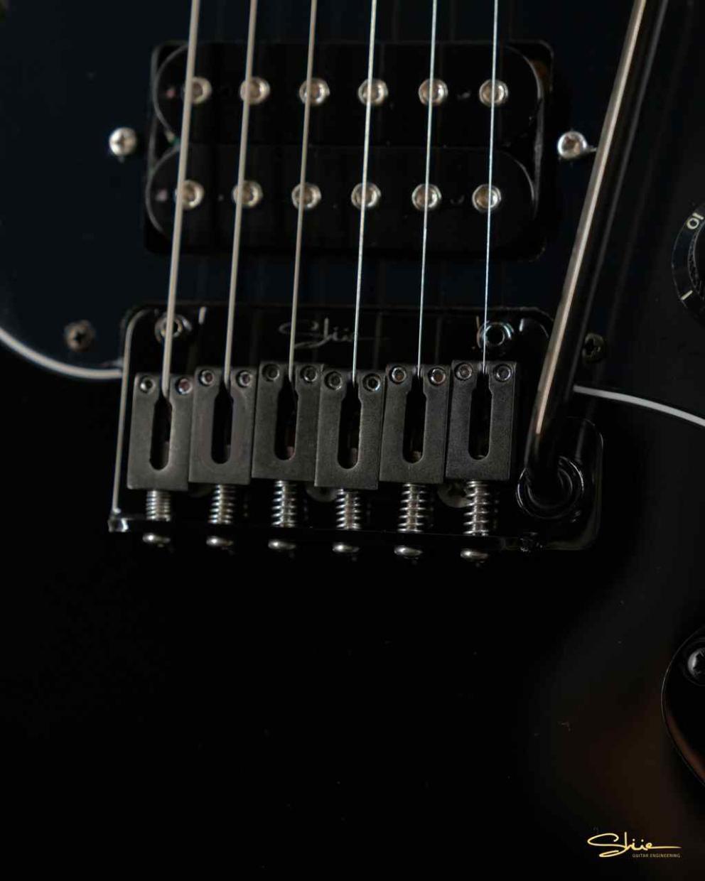 エレキギター　しゅーく Shue Guitars New Classic S STD Super Black Black Hardware w/Royal