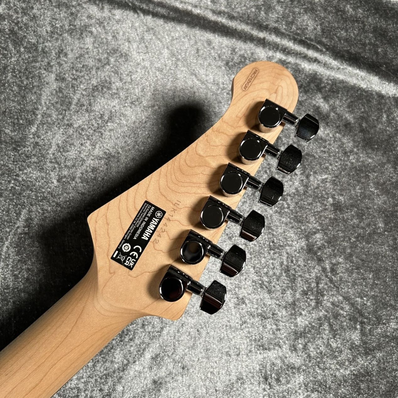 YAMAHA PACIFICA212VQM TBL トランスルーセントブラック