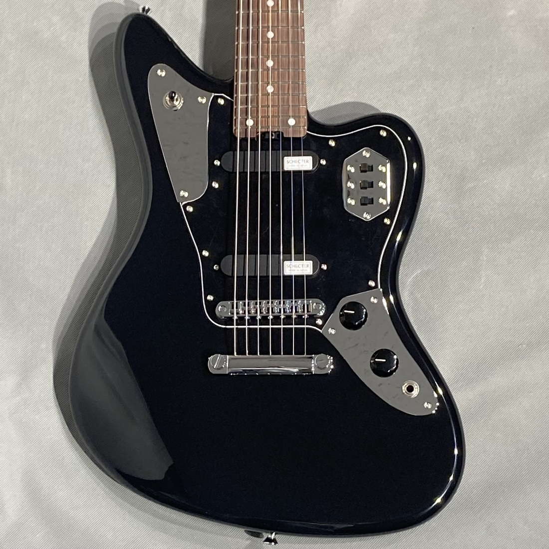 SCHECTER AR-07 R BLK 【ほぼ新品】 SCHECTER AR-07 BLK/R Black ≪ 約4.2kg ≫ （新品）【楽器検索