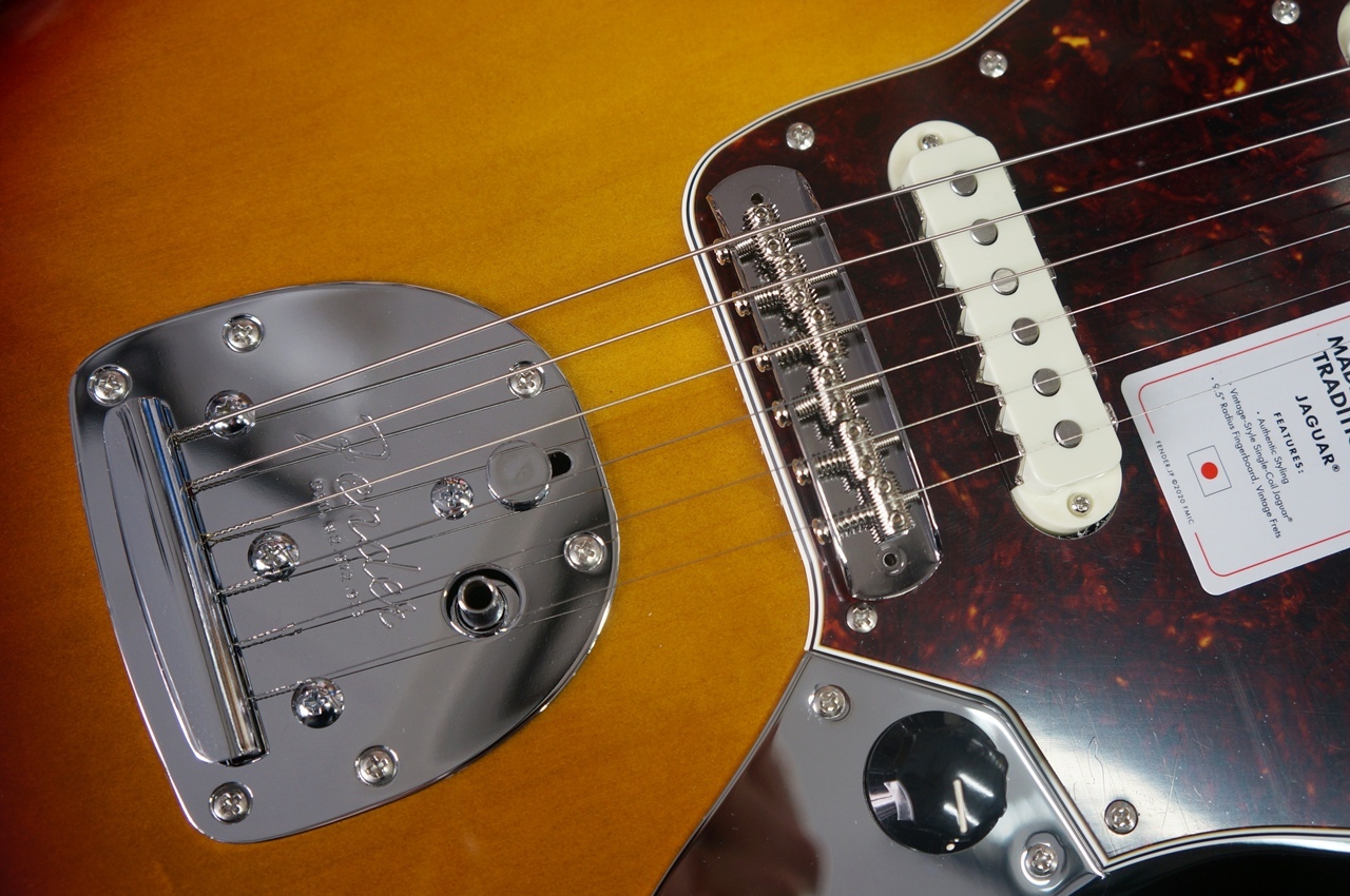 Fender Made in Japan Traditional 60s Jaguar (3-Color Sunburst