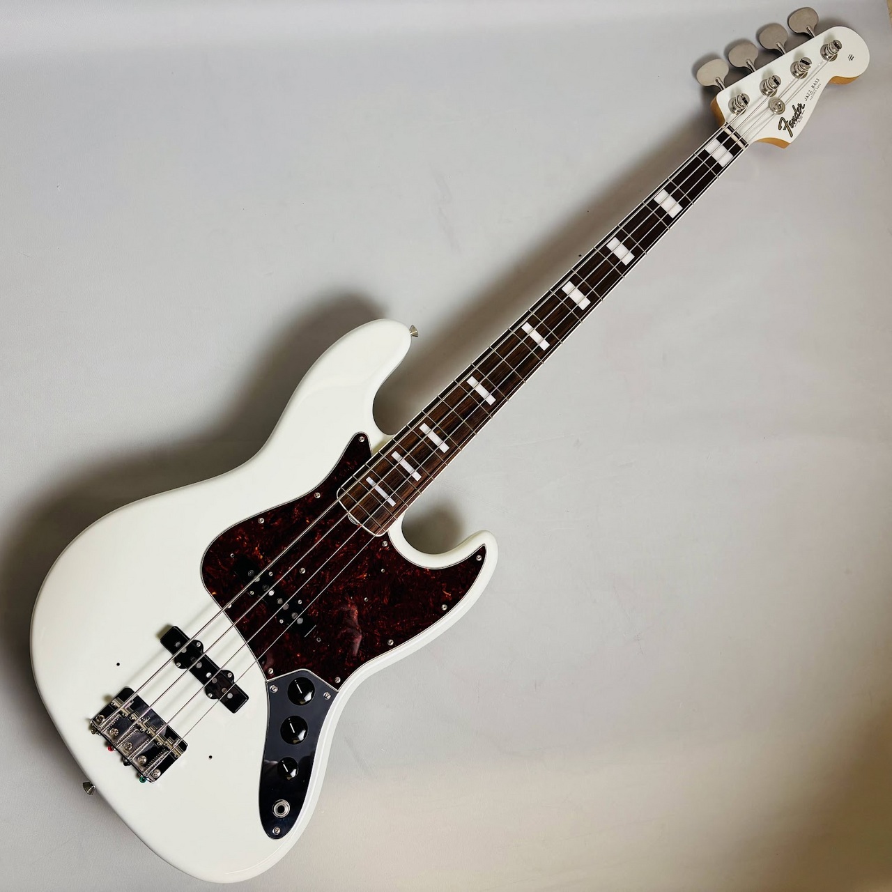 Fender FSR Made in Japan Traditional Late 60s Jazz Bass Olympic