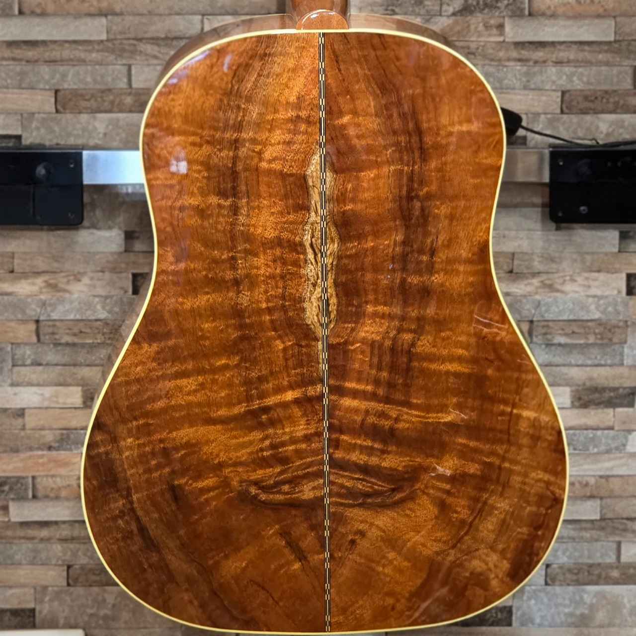 Gibson J-45 カスタムショップ 2009年製 60's復刻 極上の一本 Gibson 60's J-45 All Koa【クロサワ1本限定カスタム】【2026年製