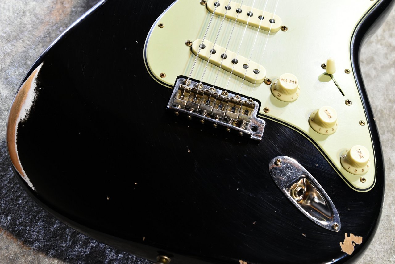 Fender Custom Shop 1962 Stratocaster Relic Black CZ586397【漆黒指