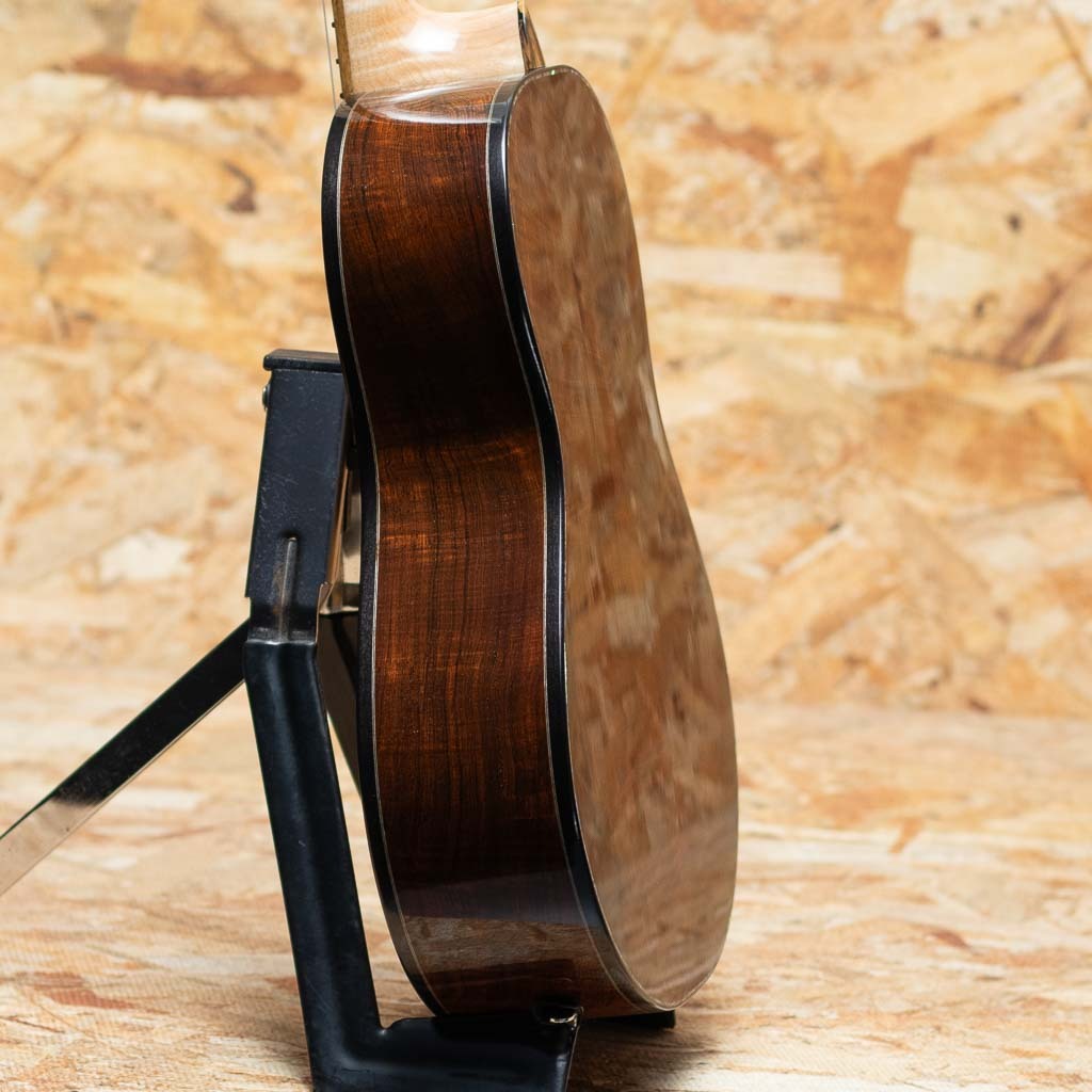 Joji Yoshida Guitars #109 Tenor Engelmann Spruce / Jacaranda（新品